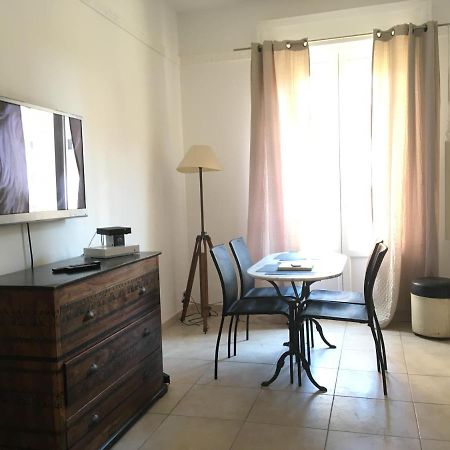 Pres De La Plage Ensoleille Apartment Juan-les-Pins Exterior photo
