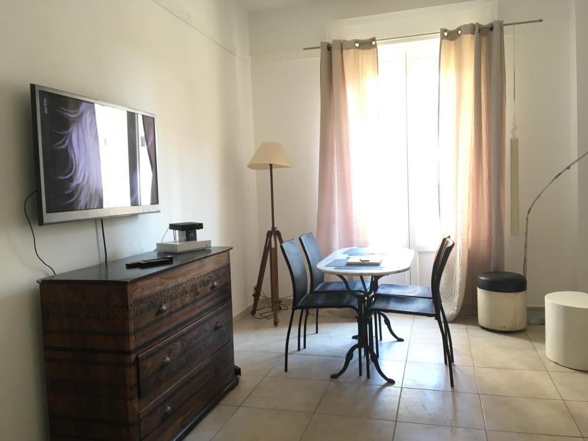 Pres De La Plage Ensoleille Apartment Juan-les-Pins Exterior photo